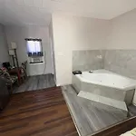 Advance Inn