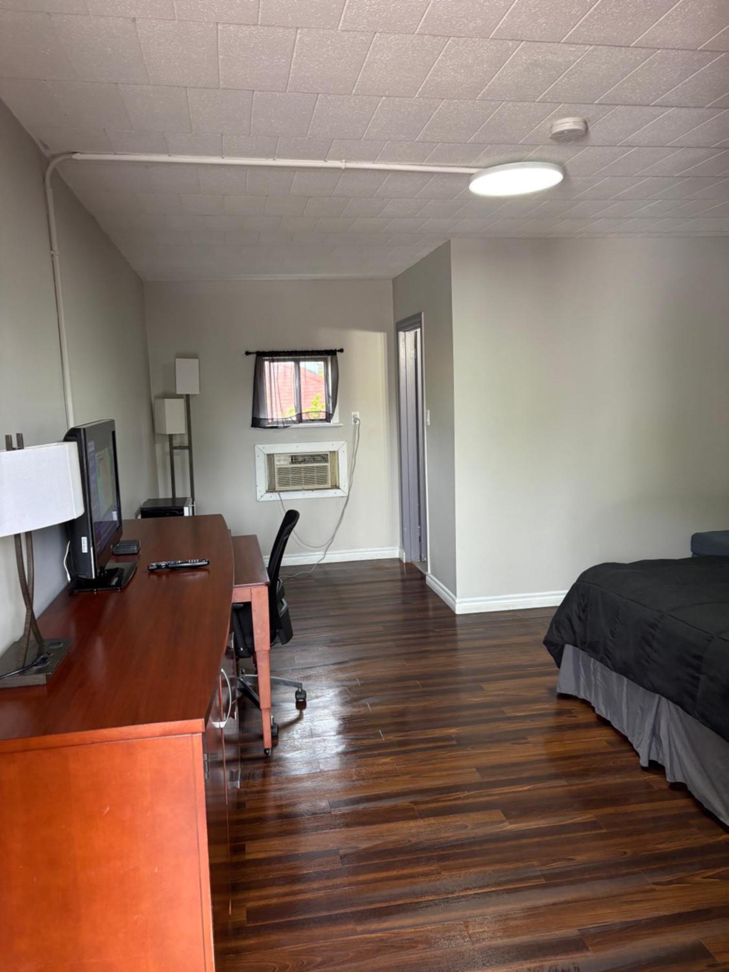 Motel Advance 2*