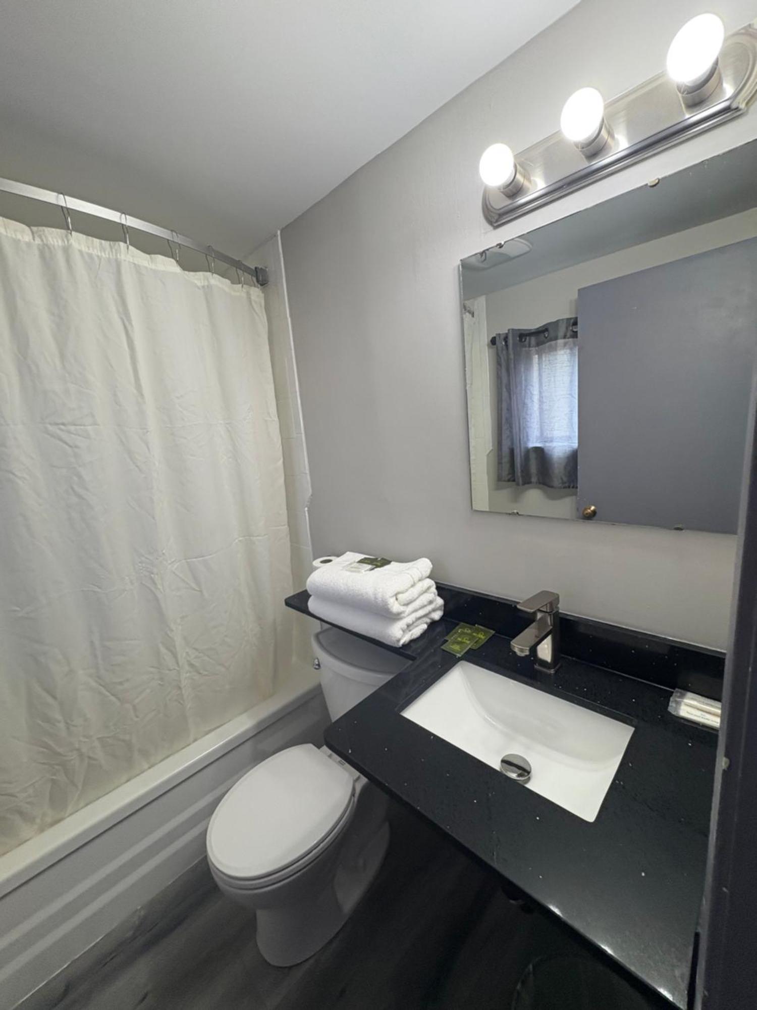 Motel Advance